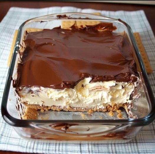 Decadent No-Bake Chocolate Eclair Dessert