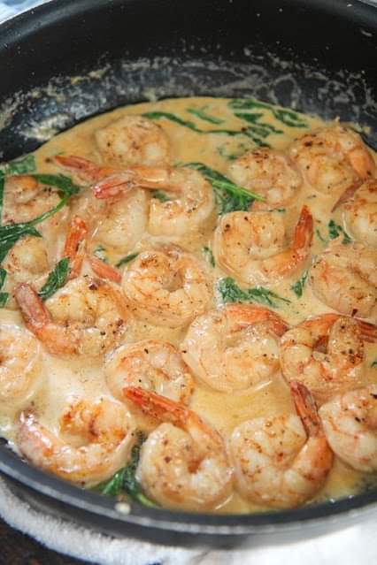 Tender shrimp in a creamy