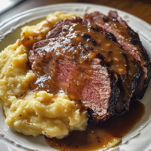 Roast on mashed potatoes