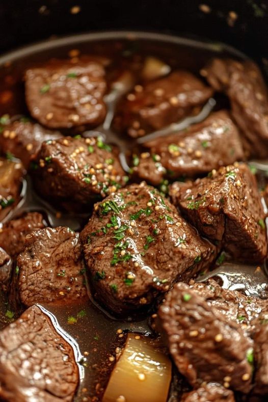 Savory Slow-Cooked Pepper Steak with Bell Peppers and Onion