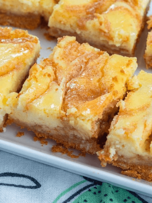 Blender Cinnamon Roll Cheesecake Bars: A Fusion of Sweet Flavors